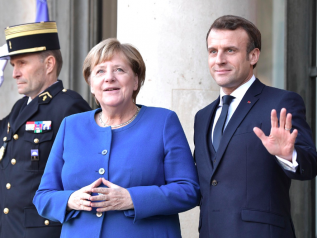 Merkel e Macron: “Prepariamoci alla prossima pandemia”