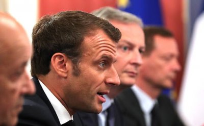L’idea di Macron: dimettersi e farsi rieleggere