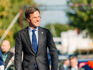 Rutte: “L’Italia deve imparare a farcela da sola”