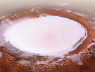 Marte, nel cratere c’è un lago di ghiaccio