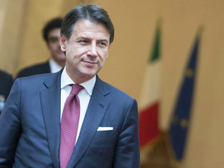 Conte rilancia. E sui fondi Ue avverte: li gestirà Palazzo Chigi