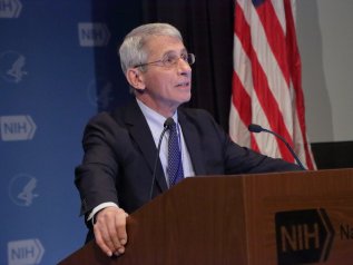 Fauci: “Negli Usa siamo veramente nei guai”