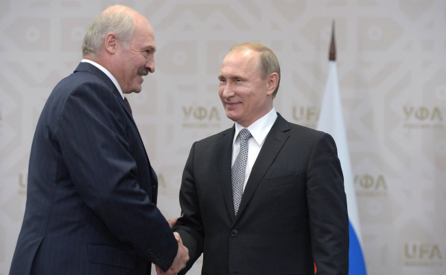 Putin a Lukashenko: “Russia pronta a intervento militare se necessario”