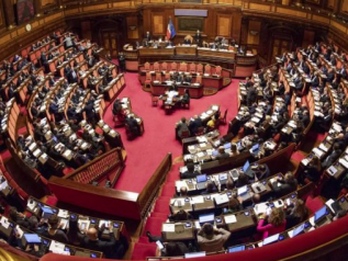Cottarelli: “Dal taglio dei parlamentari più danni che risparmi”