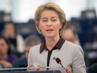 Von der Leyen: “Servono salari minimi in tutti i Paesi”