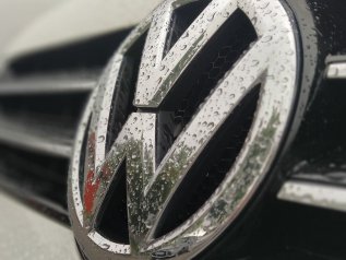 Mobilità elettrica, Volkswagen investe altri 15 mld. Ma in Cina 