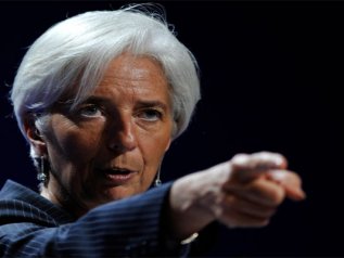 Lagarde: “Livelli precrisi nell’Eurozona solo alla fine del 2022” 