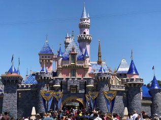 Disney licenzia 28 mila dipendenti 