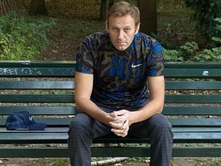 Navalny accusa Putin. Mosca: "Lavora per gli occidentali" 