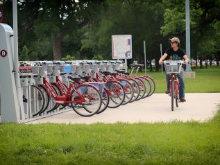 È Uber, ma al posto delle auto il servizio offre bici a pedalata assistita