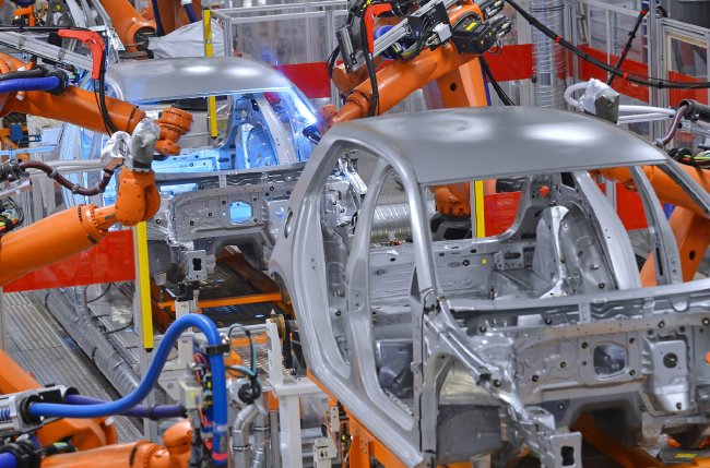 La produzione industriale è “una radice quadrata invertita”