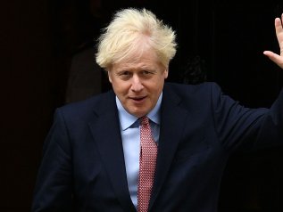 Gli esperti contro Johnson: “Misure insufficienti”