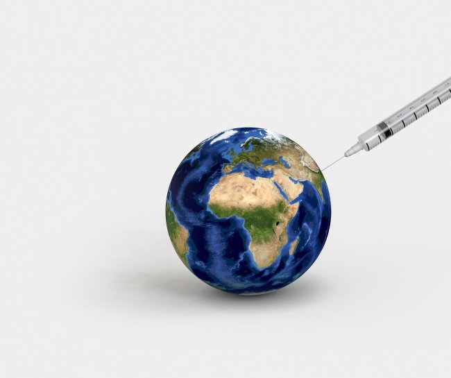 Immunità di gregge bocciata da 80 esperti: “Non ferma il virus”
