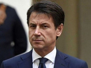 Conte: “I sindaci possono disporre il coprifuoco alle 21”. E ‘boccia’il Mes