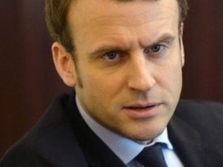 Lockdown per un mese. Macron: “Siamo sommersi”