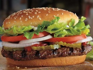 “Ordinate da Mc Donald’s”: l’invito inaspettato di Burger King