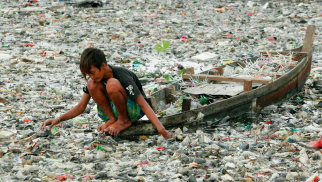 Plastica, l'invenzione miracolosa che ora minaccia il nostro pianeta
