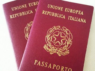 Boom di richieste per il passaporto italiano