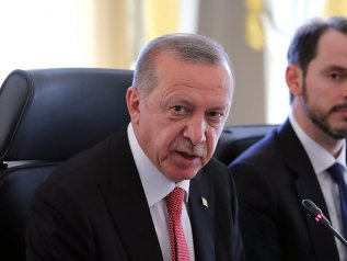 Il ministro delle Finanze (genero di Erdogan) si dimette 