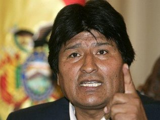 Bolivia, Evo Morales rientra in patria dall’esilio