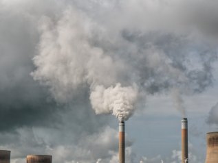 Patuanelli: “Stop alle centrali a carbone entro il 2025”