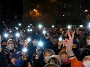 Migliaia in strada dopo la morte di Roman Bondarenko