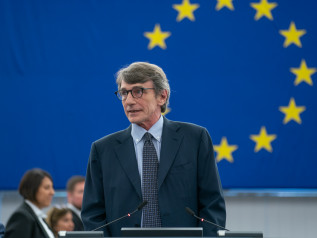 Sassoli: “L’Ue cancelli il debito causato dal Covid”. È un boomerang?