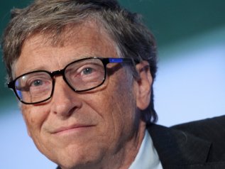 Bill Gates e il post-Covid: meno viaggi, smart working e pochi amici