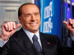 Berlusconi: “Sì allo scostamento di bilancio”