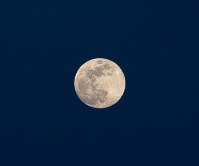 Sarà la Luna a liberare la Terra dall’energia fossile?