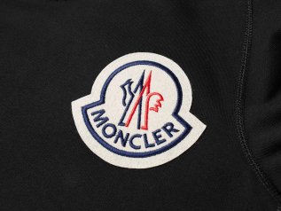 Moncler compra Stone Island 