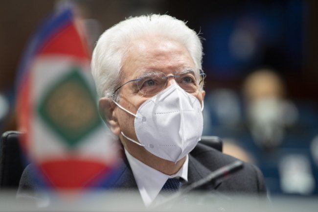 Mattarella: “Giorni di angoscia e speranza”