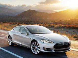 Tesla, mezzo milione di auto elettriche vendute nel 2020