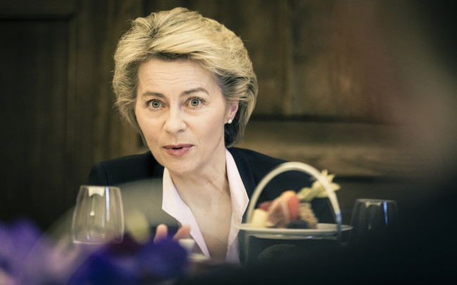 Von der Leyen: “L’Ue è pronta per un nuovo inizio”. Macron: “Welcome back”