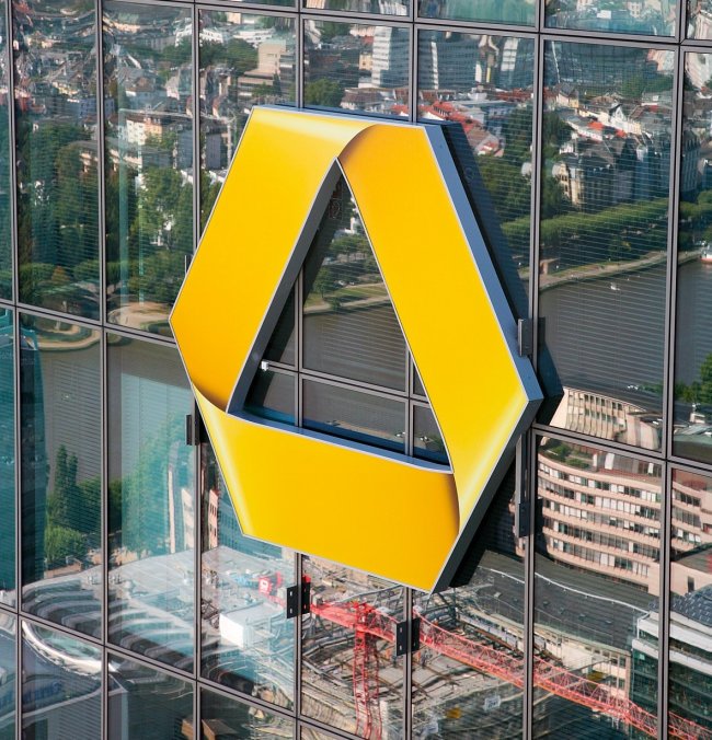 Commerzbank verso il taglio di 10 mila dipendenti