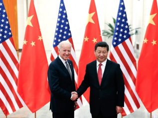 Biden attacca Jinping: “Non c’è in lui un briciolo di democrazia”