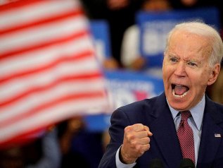 Biden: “Vaccino per tutti entro il Primo maggio”