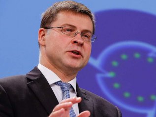 Commissione europea, ridurre i crediti deteriorati delle banche