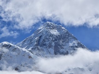 Le montagne himalayane ripulite dai rifiuti 