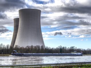 Parigi prolunga la vita di 32 centrali nucleari: 16 sono vicine all’Italia