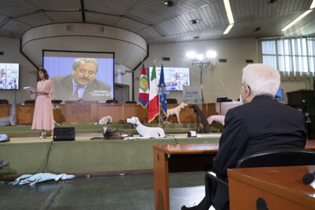 Mattarella: “La Mafia esiste ancora”