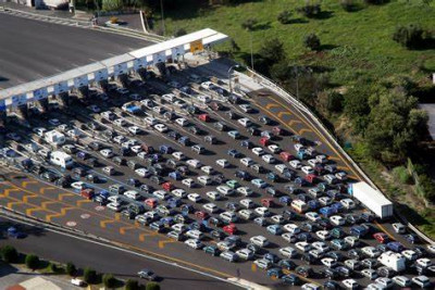 I Benetton lasciano Autostrade. Ma a quale prezzo?