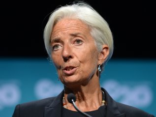 Lagarde: “La politica monetaria non cambia”. Per ora