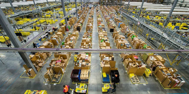 Amazon è il simbolo dello spreco. Ed è solo la punta dell’iceberg