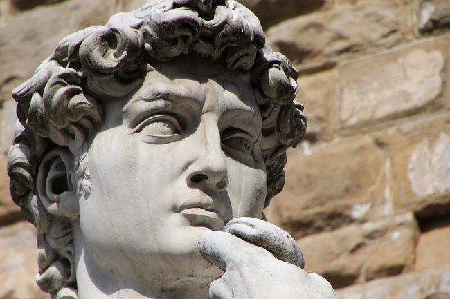 Non abbiamo bisogno di un altro Michelangelo. I neo scultori sono i robot