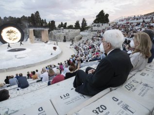 ‘Sostegni bis’, Mattarella avverte: “Stop alla decretazione insostenibile”