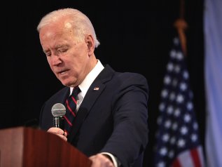 Biden crolla nei sondaggi: peggio di Obama e Trump