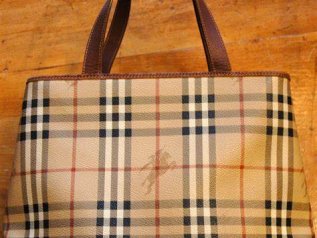 Burberry ai dipendenti: 57 minuti per dimettersi con bonus