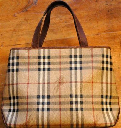 Burberry ai dipendenti: 57 minuti per dimettersi con bonus