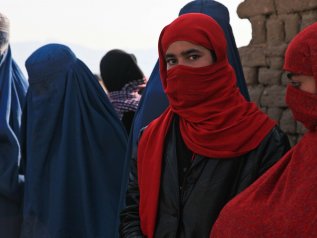 80 mila afgani portati via con i ponti aerei. Mezzo milione resta bloccato